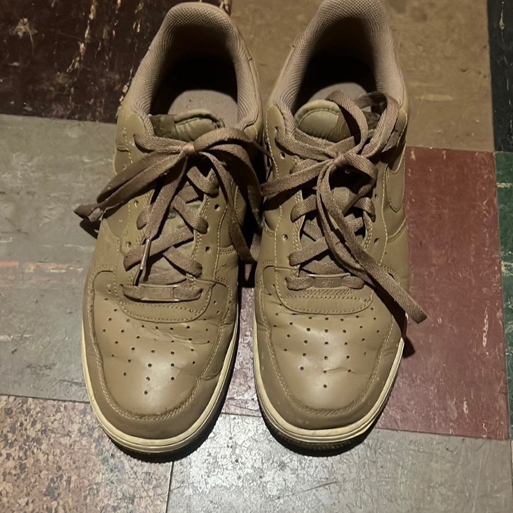 Tan Nike Air Force 1’s sz11